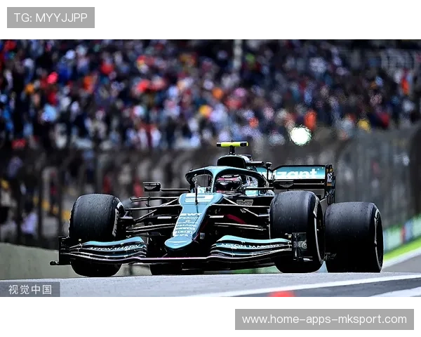 F1汉密尔顿车辆调校训练顺畅推进，速度与精准的完美结合