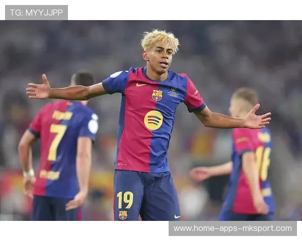 巴萨右路变化频繁，亚马尔的小范围处理极具灵性