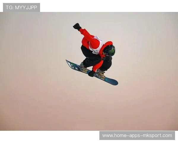 滑雪少年穿短袖比赛被骂疯，仍然闯进决赛