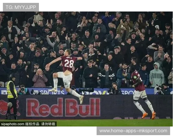 西汉姆前场高压断球后推射破门引爆场面